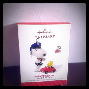 Hallmark  keepsake - Officer Snoopy